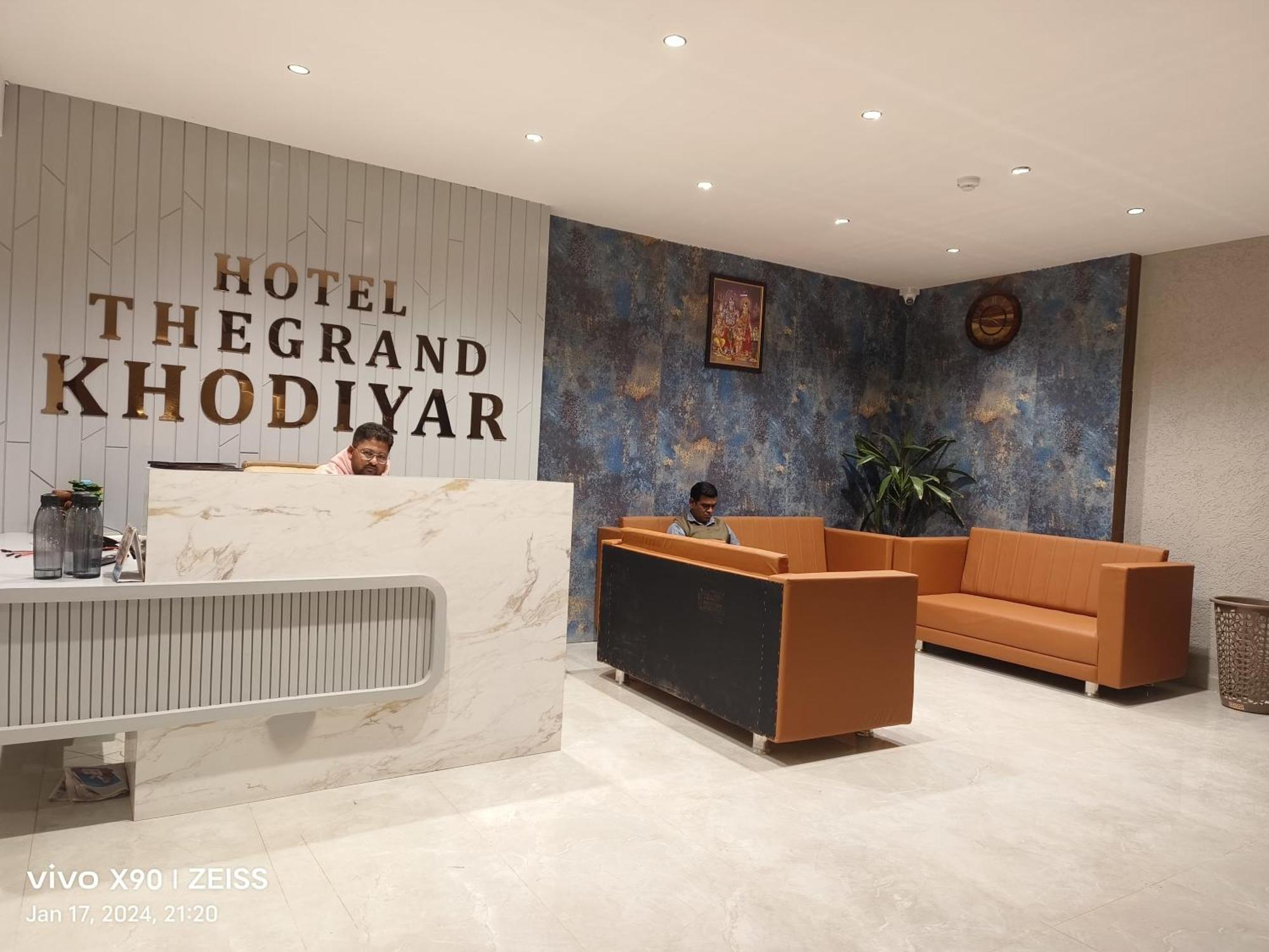 Hotel The Grand Khodiyar Visnagar Exterior photo