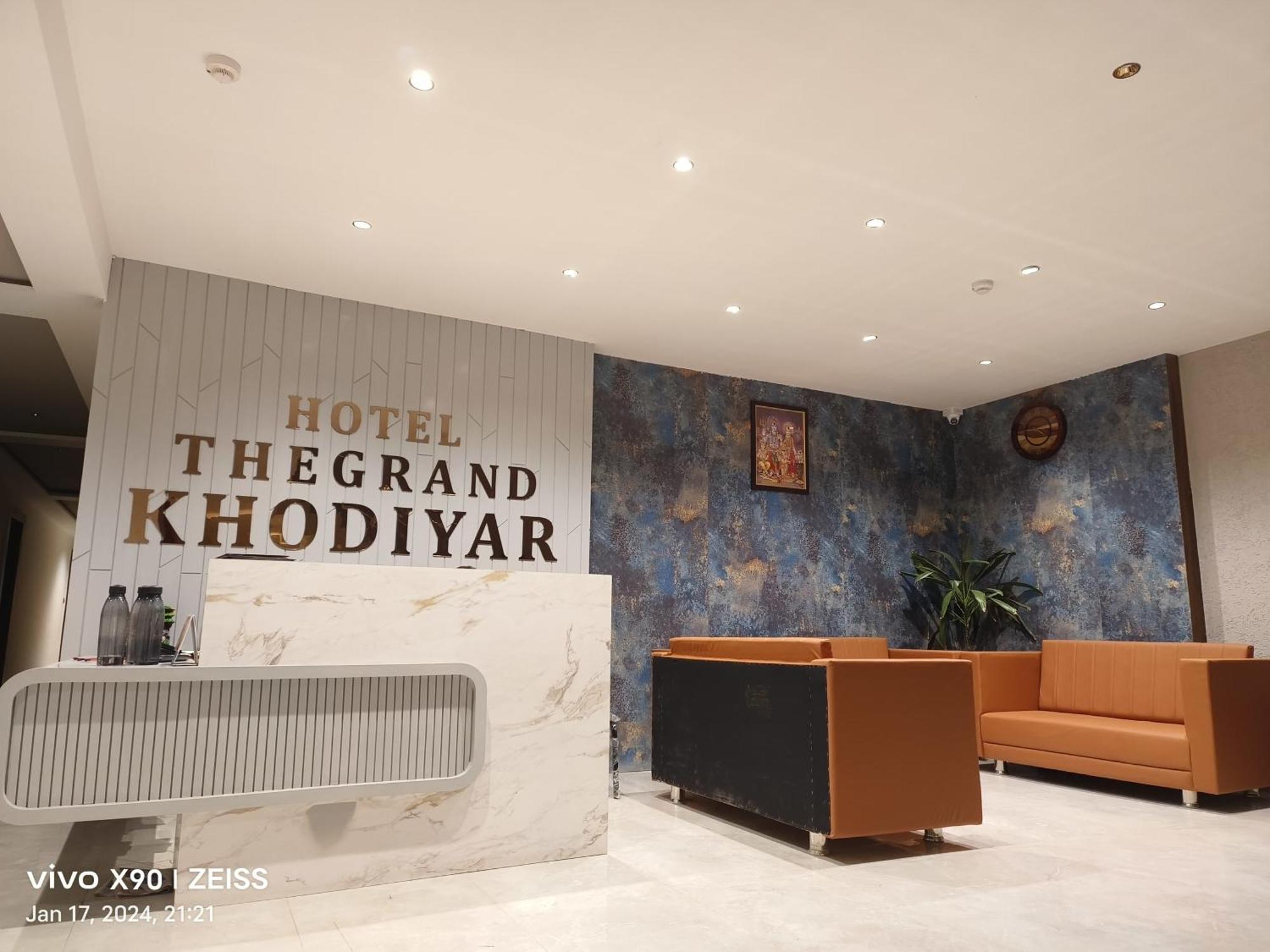 Hotel The Grand Khodiyar Visnagar Exterior photo