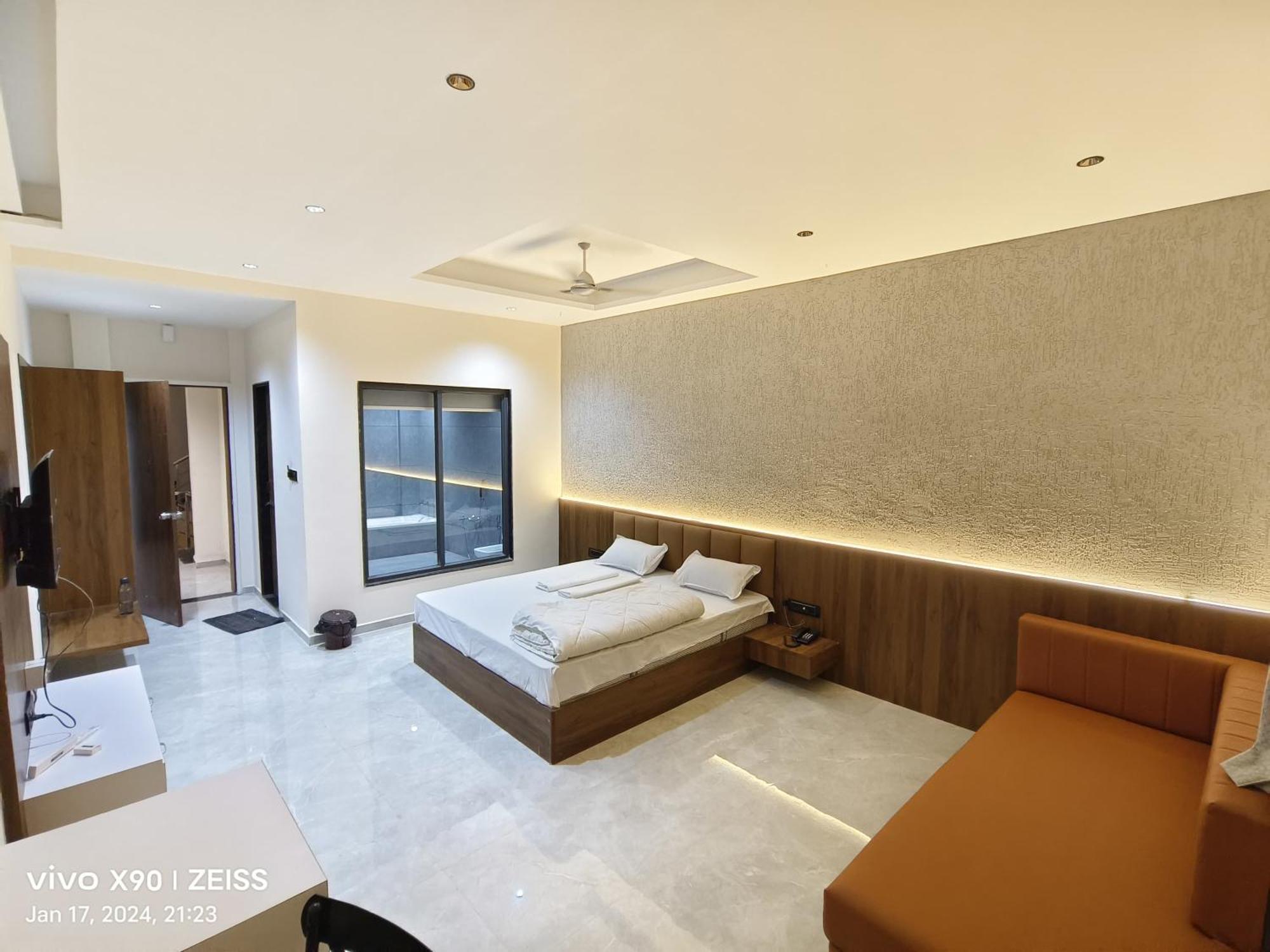 Hotel The Grand Khodiyar Visnagar Exterior photo
