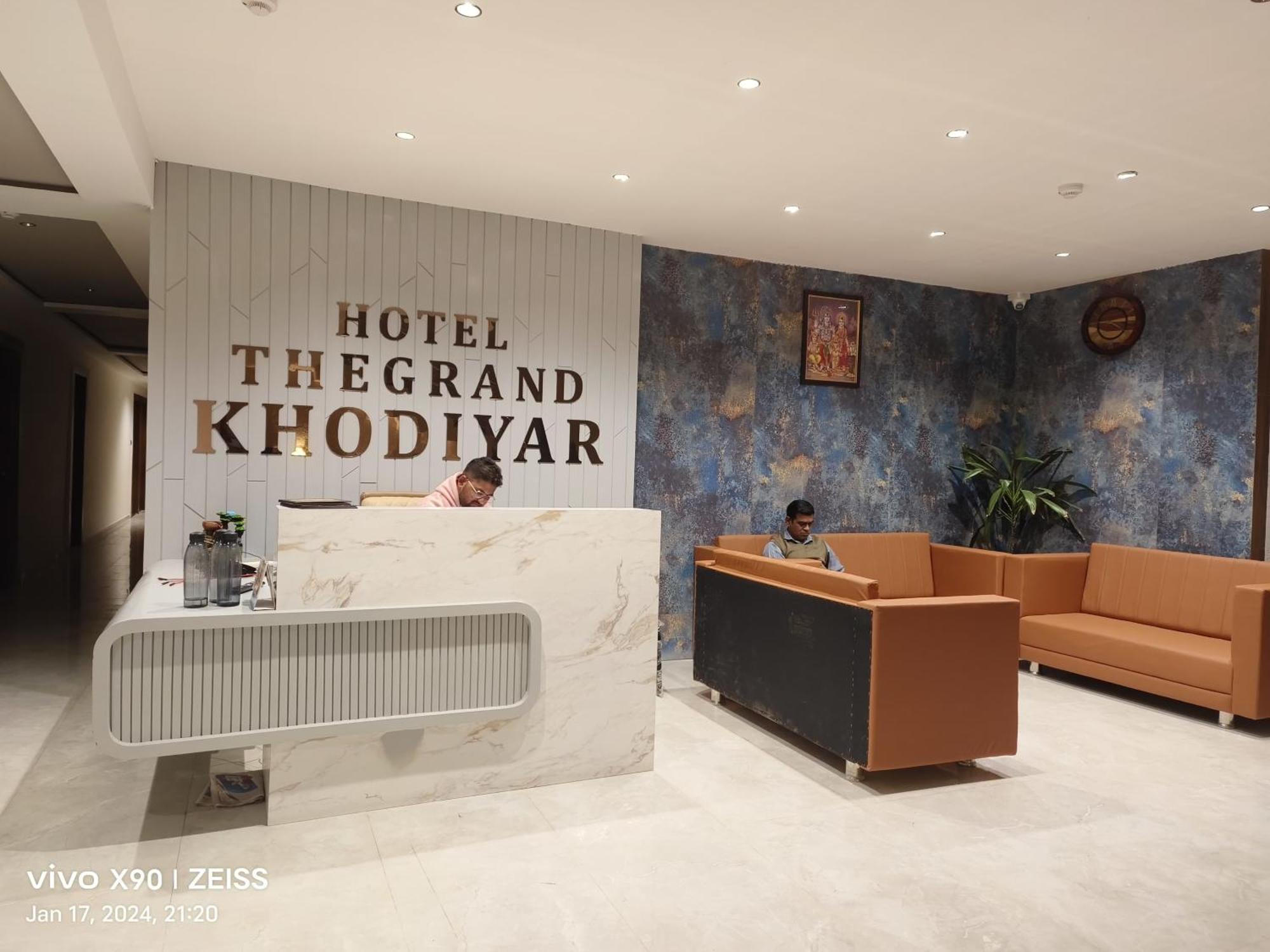Hotel The Grand Khodiyar Visnagar Exterior photo
