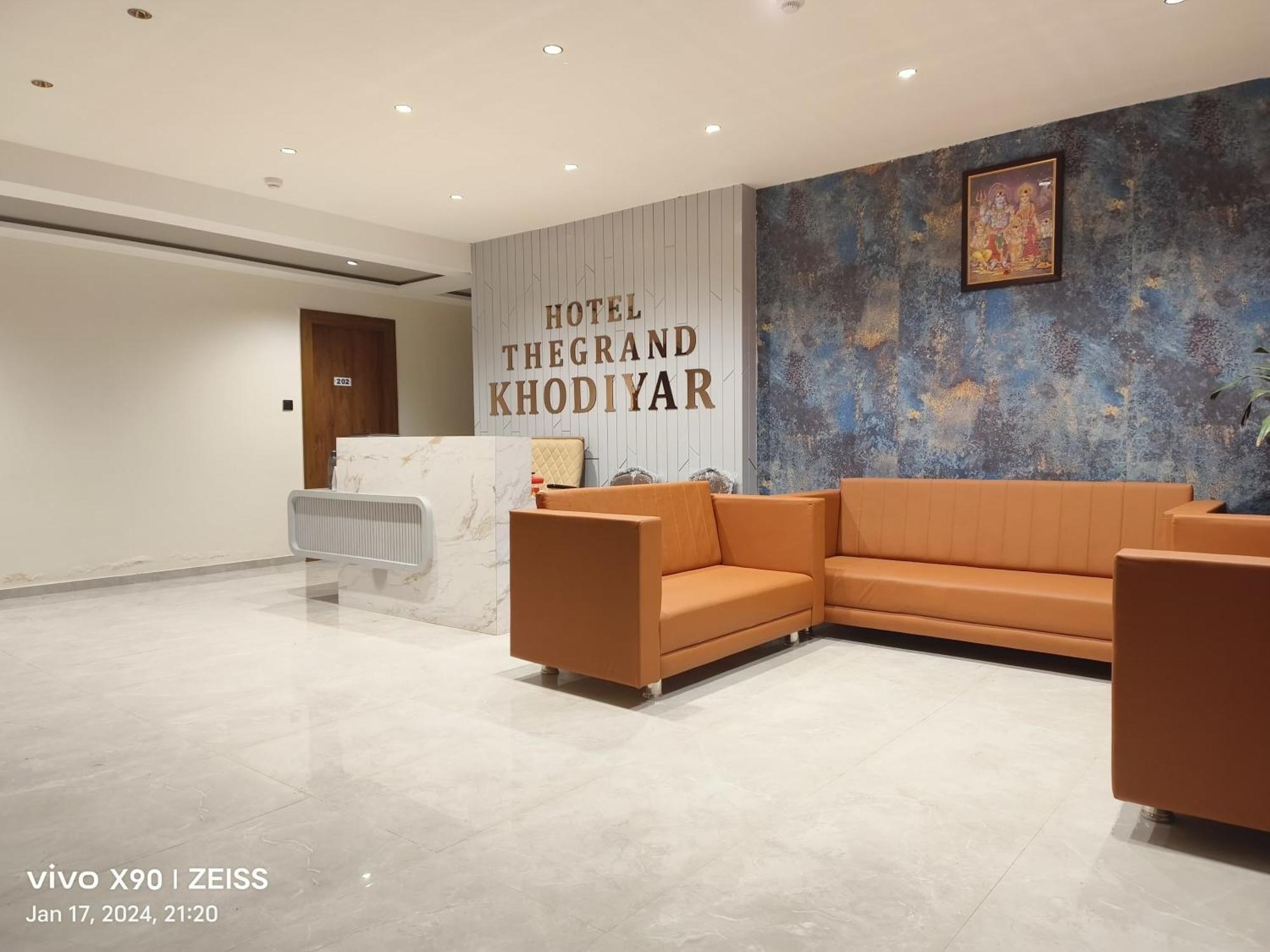 Hotel The Grand Khodiyar Visnagar Exterior photo