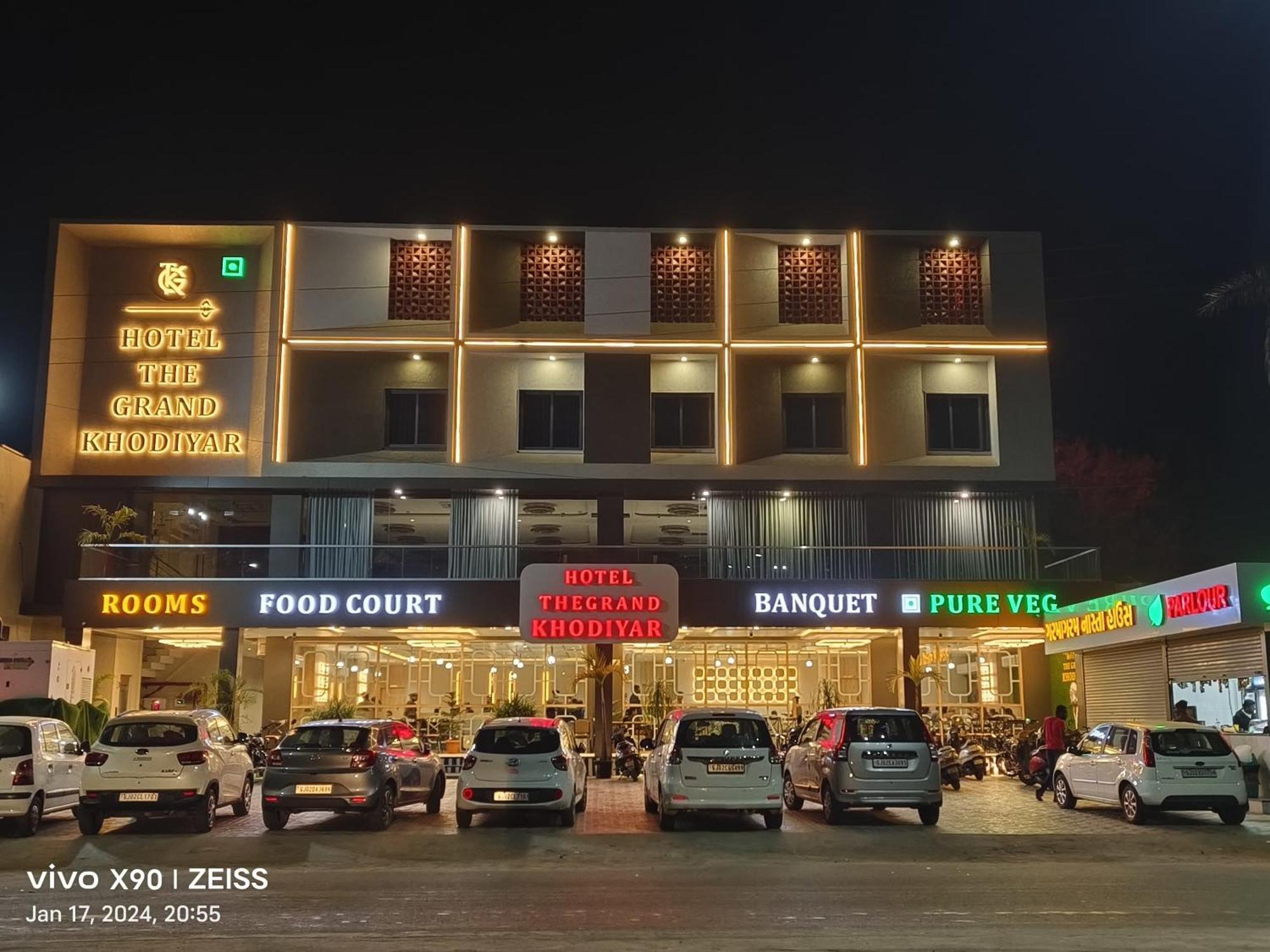 Hotel The Grand Khodiyar Visnagar Exterior photo