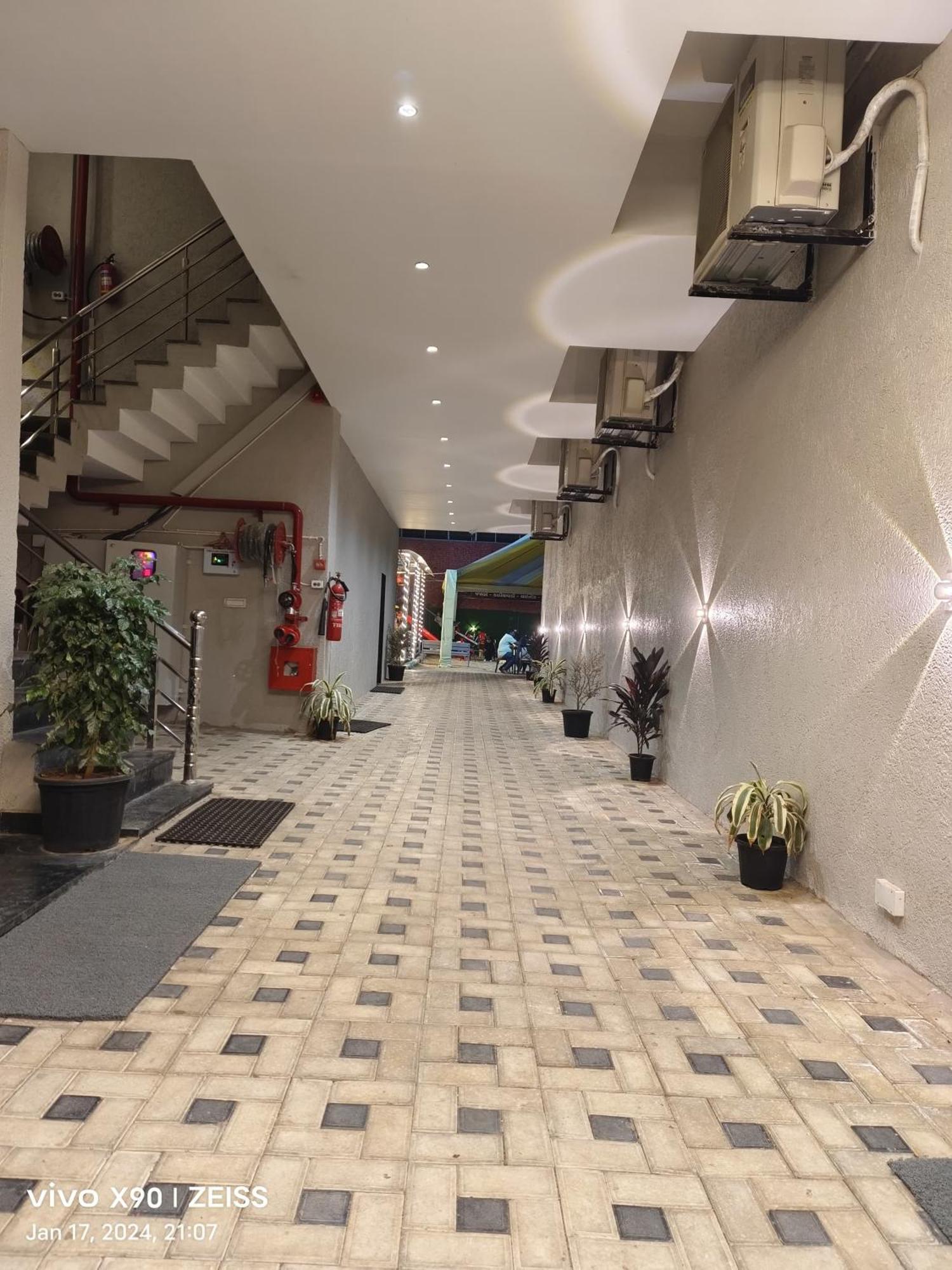 Hotel The Grand Khodiyar Visnagar Exterior photo