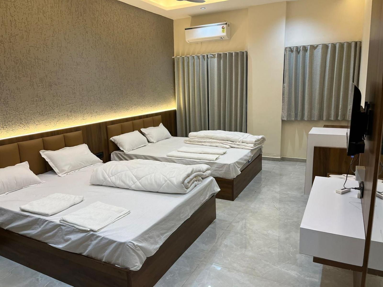 Hotel The Grand Khodiyar Visnagar Exterior photo