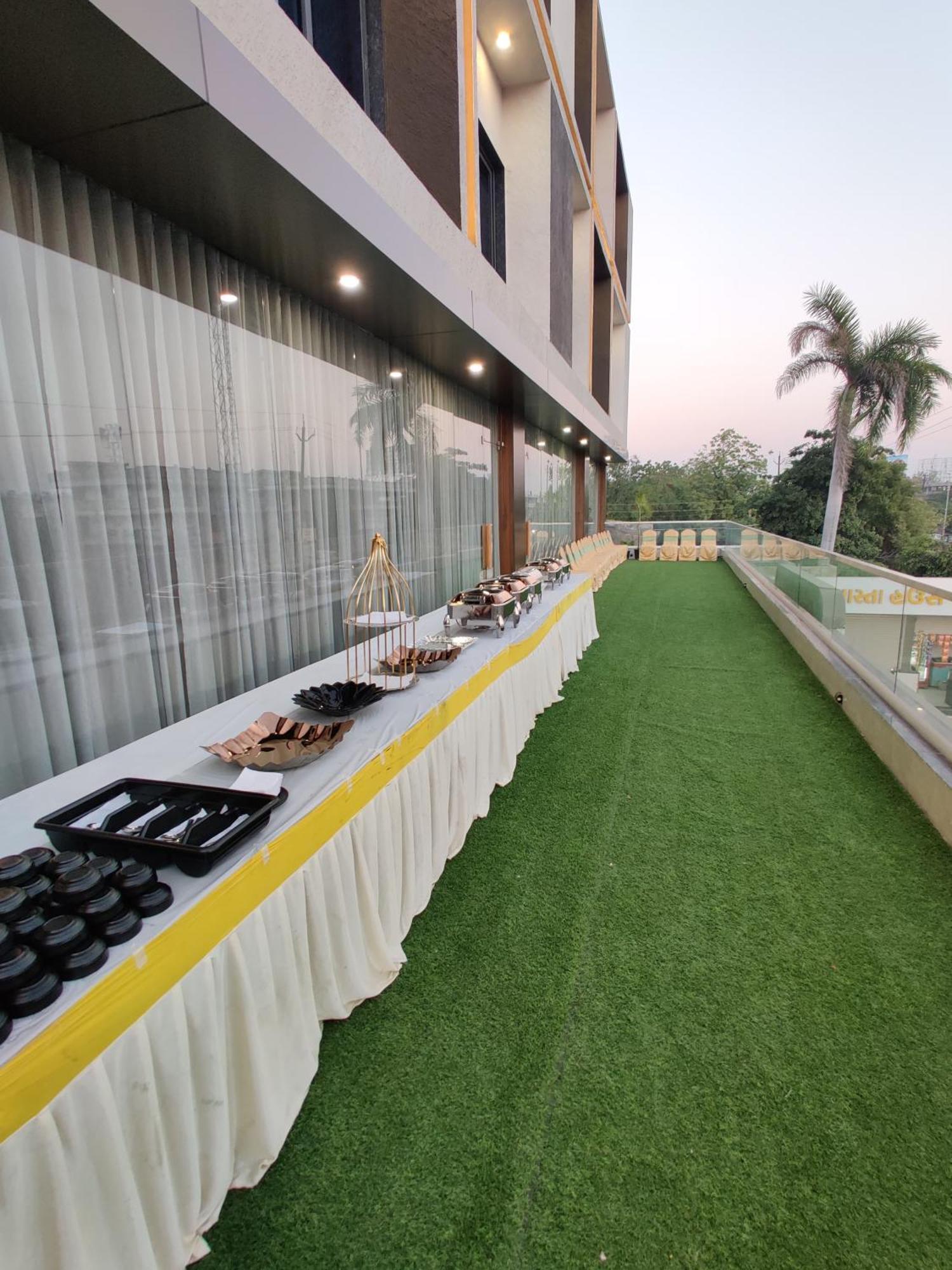 Hotel The Grand Khodiyar Visnagar Exterior photo